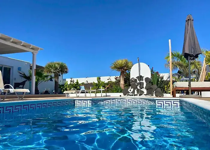 Queen Papagayo Vetusta