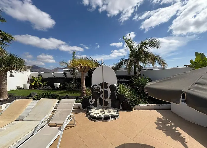 Queen Papagayo Vetusta