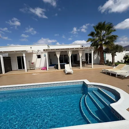 Queen Papagayo Vetusta Playa Blanca (Lanzarote)