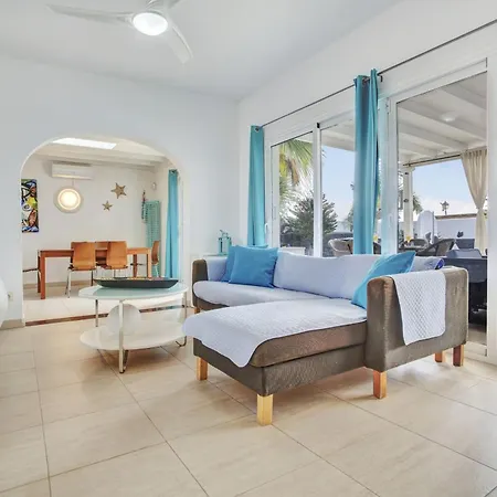 Queen Papagayo Vetusta * Playa Blanca (Lanzarote)