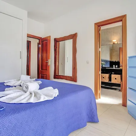 Queen Papagayo Vetusta *