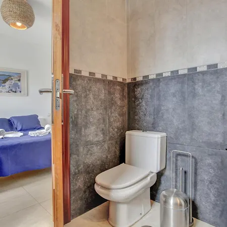 Queen Papagayo Vetusta