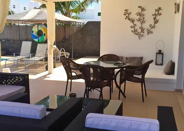 Queen Papagayo Vetusta