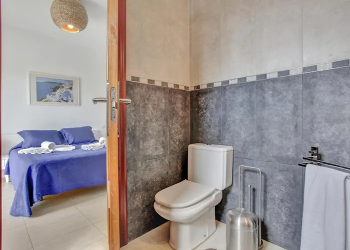 Queen Papagayo Vetusta