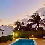 Queen Papagayo Vetusta Villa Playa Blanca