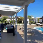 Queen Papagayo Vetusta