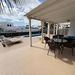 Queen Papagayo Vetusta Playa Blanca