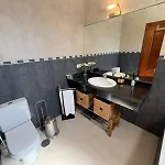 Queen Papagayo Vetusta Villa