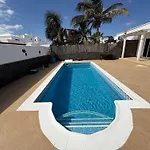Queen Papagayo Vetusta Villa Playa Blanca