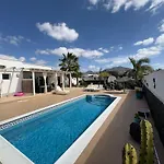 Queen Papagayo Vetusta Villa