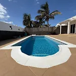 Queen Papagayo Vetusta * Playa Blanca