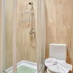 Queen Papagayo Vetusta Villa